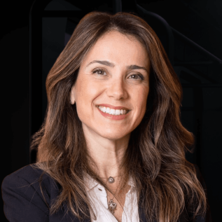 ROBERTA SIROTA é Country Manager da Kidscorp Brasil, adtech especializada em mídia e comportamento U18. Com mais de 25 anos de experiência em mídia e publicidade, passou por Disney, Warner Bros. Discovery e JCDecaux, e hoje lidera as principais discussões sobre os rumos da publicidade U18.